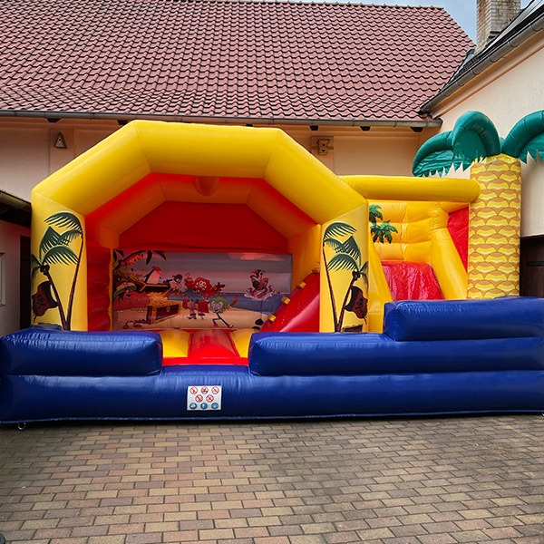 Hüpfburg pirateninsel mit rutsche