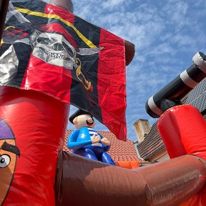 hüpfburg pirat mega multiplay