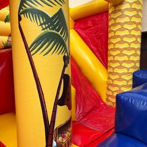 Hüpfburg pirateninsel mit rutscherutsche 3