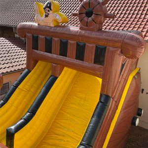 hüpfburg piratenschiff 8x4 von oben