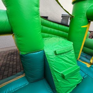 hüpfburg smalljungle treppe